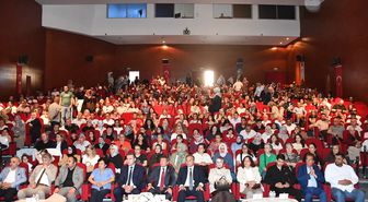 Bilecik'te Halk Eğitim Merkezi kursiyerlerinden 'Osmanlı Kıyafetleri' defilesi