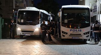 Buca Belediyesi'ne yönelik 'yolsuzluk' operasyonunda şüpheliler adliyede