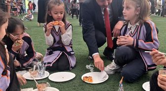 Çıldır'da 'Yıl Sonu Tatlı Şenliği' düzenlendi