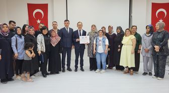 Çin'in Ankara Büyükelçisi Jiang Xuebin, Adıyaman'da depremzedelere yardımda bulundu