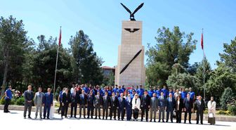Diyarbakır'da Ceza İnfaz Personeli Günü'nde Şehitlik Töreni