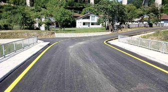 Düzce'de köylerde yol çizgi çalışmaları tamamlanıyor