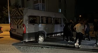 Eskişehir'de otomobille işçi servisinin çarpıştığı kazada 7 kişi yaralandı