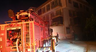 Lapseki'de apartmanda çıkan dumandan 5 kişi etkilendi
