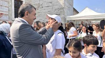 Milli Eğitim Bakanı Tekin geleceğin yazarlarıyla buluştu, eserlerini inceledi