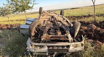 Şanlıurfa'da şarampole devrilen otomobildeki 3 kişi yaralandı