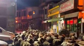 Tokat'ta yayla göçünde yüzlerce koyun şehir merkezinden geçti