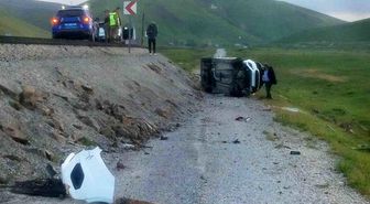 Van'da şarampole yuvarlanan kamyonetin sürücüsü yaralandı