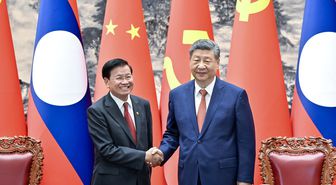 Xi, Laos Lideri Sisoulith ile Görüştü