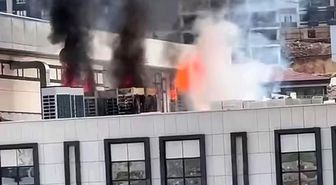 İnşaatı devam eden hükumet konağı çatısında korkutan yangın