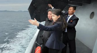 Kızını da yanına alan Kim Jong Un'dan dünyaya 10 bin tonluk gözdağı
