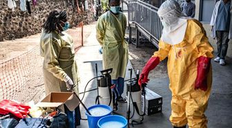Kongo ve Uganda'da Ebola Vakaları Artarken Sağlık Çalışanları da Risk Altında