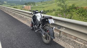Orhangazi'de devrilen motosikletin sürücüsü yaralandı