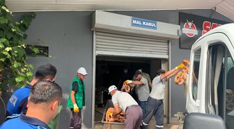 Sakarya'da yaklaşık 1 ton bozuk sucuk imha edildi