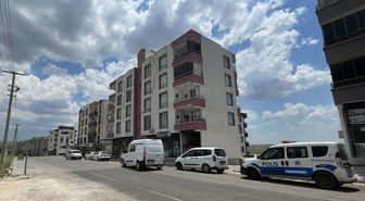 Şanlıurfa'da bir kişi eşi ve kızını silahla ağır yaraladı
