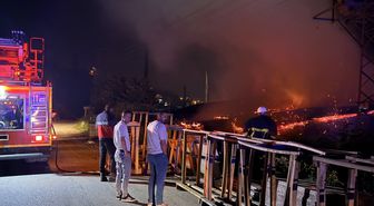 Sinop'ta fabrikanın depo bölümünde çıkan yangın hasara neden oldu