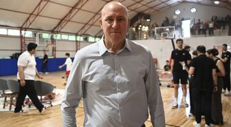 TBF Başkan Vekili Erdenay ile Litvanyalı eski basketbolcu Milaknis gençlerle buluştu