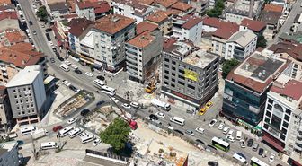 4 kişinin öldüğü çöken binanın çevresindeki yapıların yıkımına başlandı