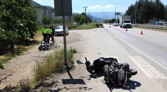 Amasya'da motosikletler çarpıştı: 2 yaralı