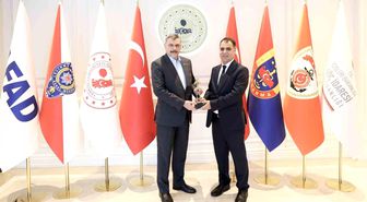 Bakan Çiftçi, Türkiye Haber Kameramanları Derneği Başkanı Akın'ı kabul etti
