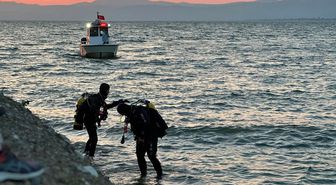 Emekli polis evladını kurtarmak isterken hayatını kaybetti