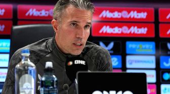 Feyenoord Robin van Persie'yi kovdu