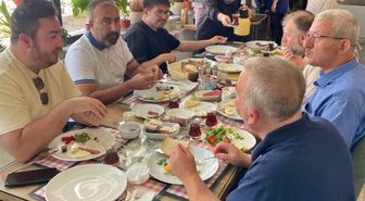 Gelibolu'da Eğitim-Bir-Sen üyeleri kahvaltıda buluştu