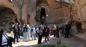 Kapadokya'nın en büyük katedralinde turist yoğunluğu