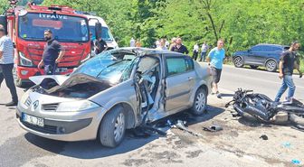 Motosiklet, akaryakıt istasyonuna dönen otomobile çarptı: 1 ölü, 1 yaralı
