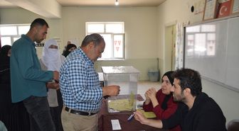 Muş'ta 4 köyde muhtarlık seçimi için sandık kuruldu