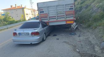 Beypazarı'nda TIR'a Arkadan Çarpan Otomobilde 4 Kişi Yaralandı