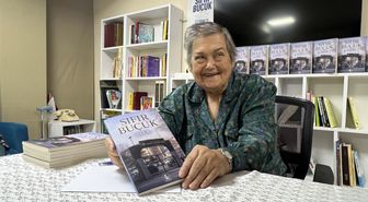 Parkinson Hastası Emekli Öğretmenin Hayatı Kitap Oldu: 'Sıfır Buçuk Ayla'