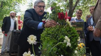Şair Abdurrahim Karakoç vefatının 14. yılında kabri başında anıldı