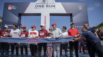 Ulaştırma ve Altyapı Bakanı Uraloğlu 'One Run' yol koşusuna katıldı