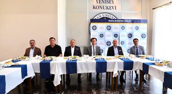 Ardahan Üniversitesini Kalkındırma Vakfı'nın olağan genel kurulu yapıldı
