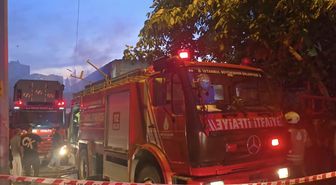 Ataşehir'de mobilya imalathanesinde çıkan yangın söndürüldü