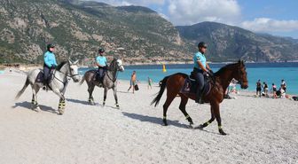 'Atlı Jandarma Timi' Ölüdeniz'de göreve başladı
