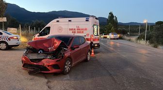 Balıkesir'de 2 otomobilin çarpıştığı kazada 1 kişi yaralandı