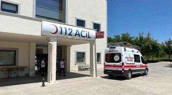 Besni'de otomobil şarampole yuvarlandı: 2 yaralı