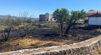 Çanakkale'de otluk alanda çıkan yangın söndürüldü