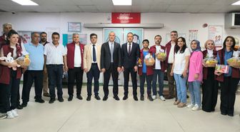 Diyarbakır'da hastalara meyve ikram edildi