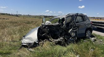 Edirne'de tır ile SUV tipi aracın çarpıştığı kazada 1 kişi yaralandı