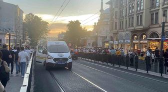 Fatih'te tramvayın altında kalarak ölen çocuğun cenazesi adli tıbba kaldırıldı