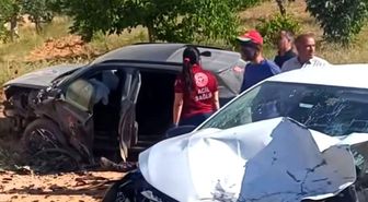 Gaziantep'te İki Otomobil Çarpıştı: 5 Yaralı