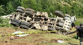 Beton mikseri uçuruma yuvarlandı! 2 kişi hayatını kaybetti