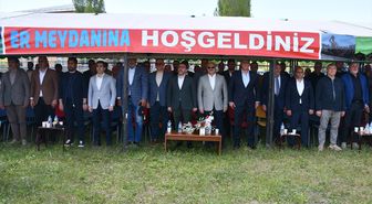 Kars'taki köyde 111. kez güreş şenlikleri düzenlendi