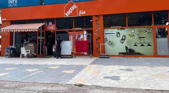Muğla'da Koç Holding'e bağlı Koçtaş'a taşlı saldırı