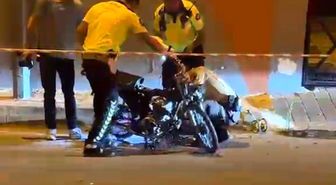 Otomobille çarpışan motosiklet sürücüsü hayatını kaybetti