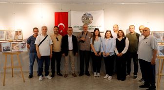 Samsun'da sıfır atık kapsamında atık kartonlar fotoğraf sergisinde fona dönüştü