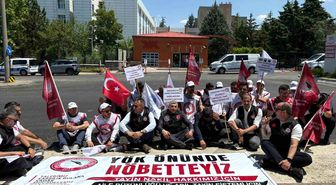 Üniversite idari personelinden YÖK önünde tayin-nakil çağrısı